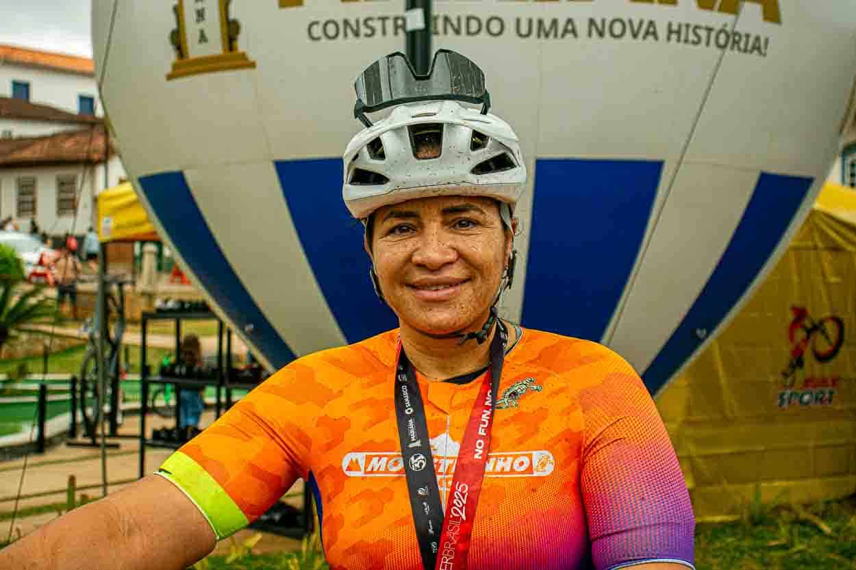 Valéria Rosa Coelho com a clavícula fraturada durante o Iron Biker