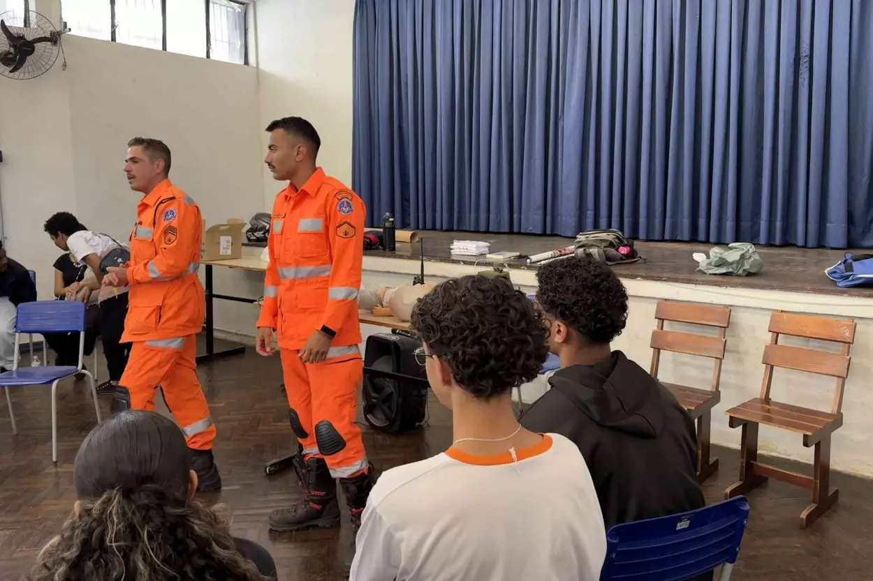 O curso de primeiros socorros acontece pelo entendimento de prevenir situações que podem gerar abalos na saúde mental