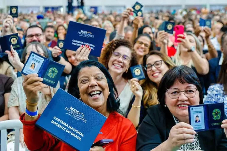 O Ministério da Educação (MEC) estima que 2,7 milhões da Carteira Nacional Docente podem ser emitidas voluntariamente no Brasil