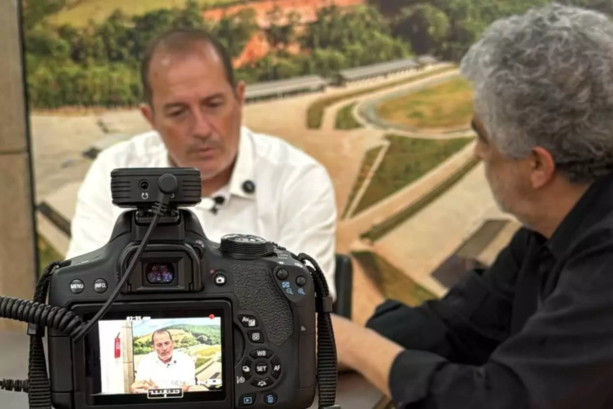 A 113ª edição 113 da Entrevista Primaz foi, excepcionalmente, gravada no gabinete do prefeito Élio da Mata, em Itabirito