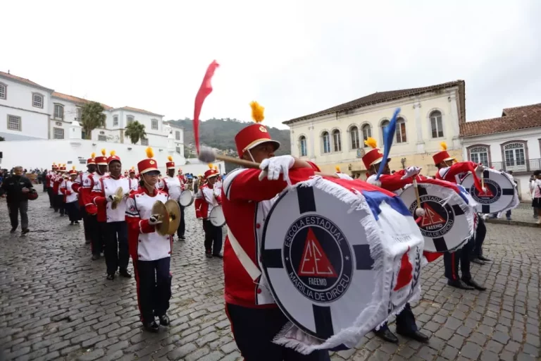 A fanfarra da Escola Estadual Marília de Dirceu se apresentará no Circuito Feiras