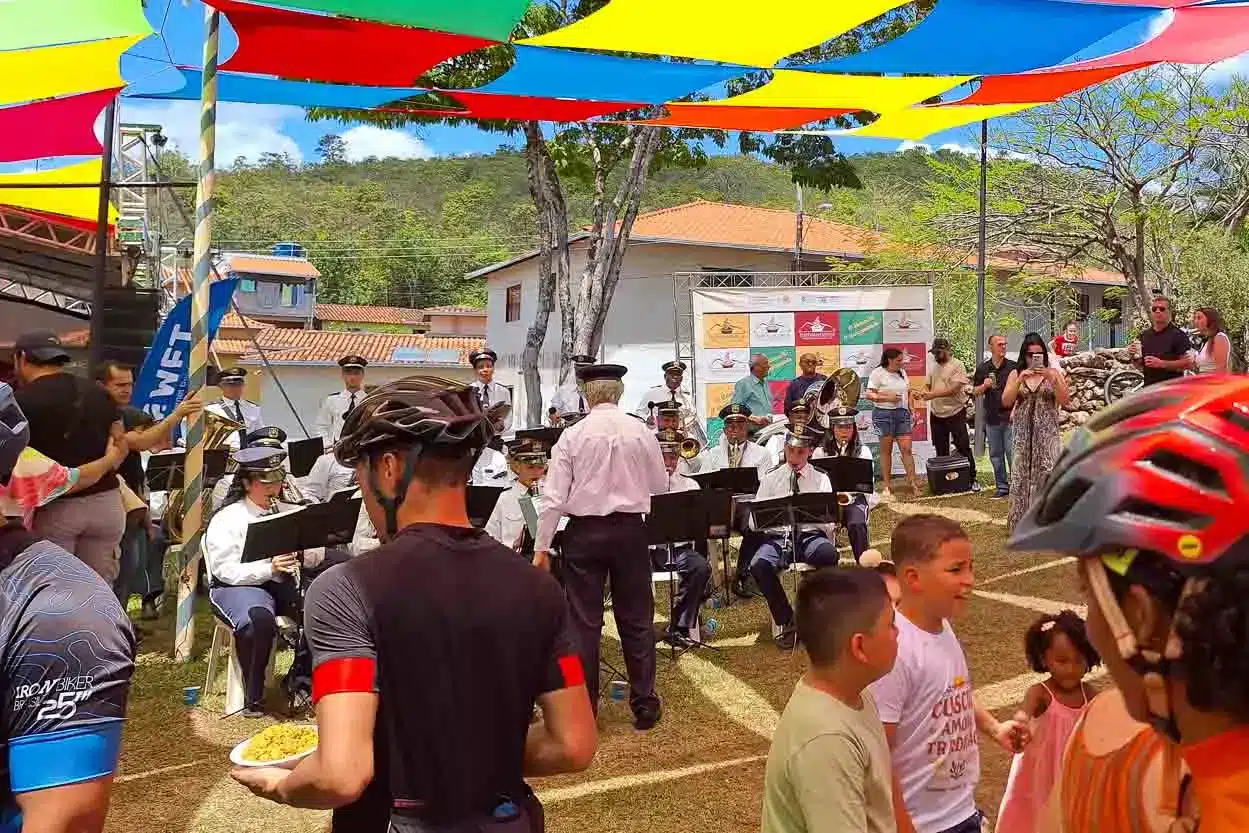 Corporação Musical Sagrado Coração de Jesus tocando durante festival de cuzcuz