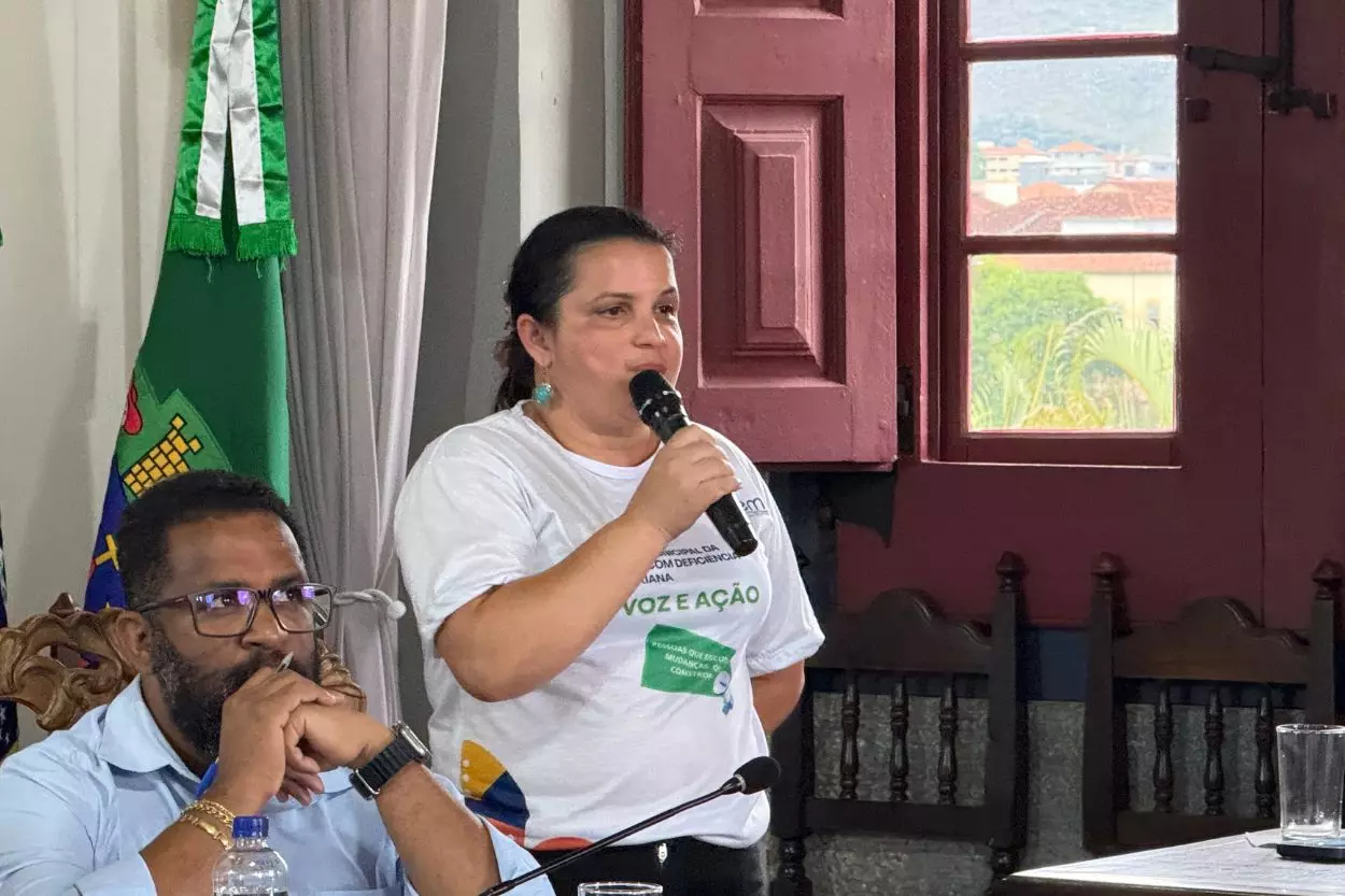 REpresentante da ADEM ressaltou que a realidade de pessoas com deficiência é “marcada por barreiras físicas, comunicacionais e atitudinais” em Mariana - Foto: Ana Beatriz Justino/Agência Primaz