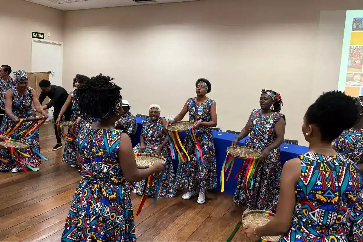 O grupo de dança Nicolinas agitou os presentes durante a Conferência Municipal de Cultura
