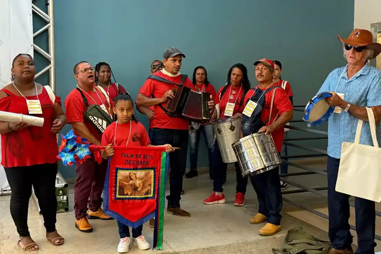 A Folia de Reis de Cuiabá faz parte do conjunto Folias de Minas, tendo como como santo de devoção o Menino Jesus