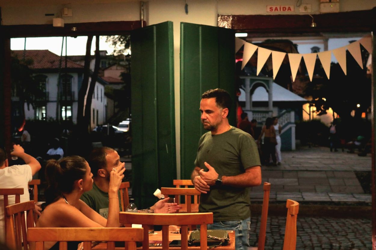 Dono do coreto do jil[o