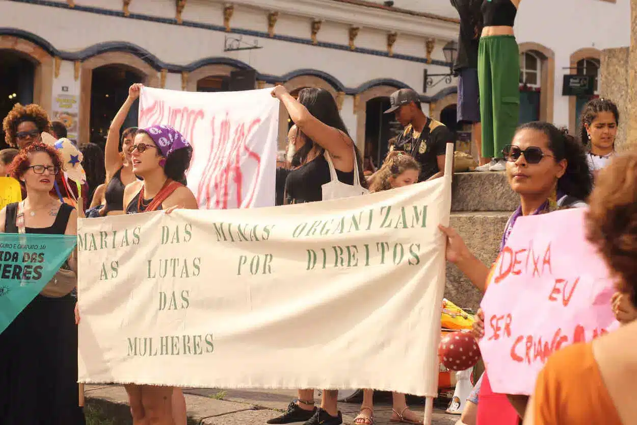 Ato contra feminicídio_Carrossel 02