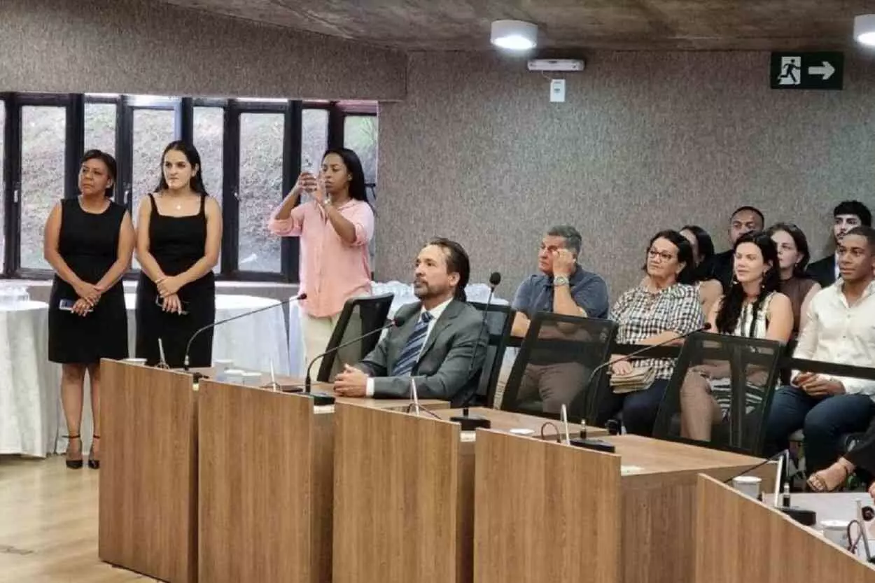 Ezio Pimenta foi o único integrante da chapa de oposição a comparecer à posse da Mesa Diretora da Câmara de Itabirito