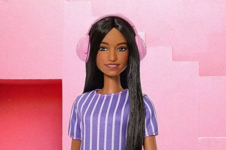 Boneca barbie autista