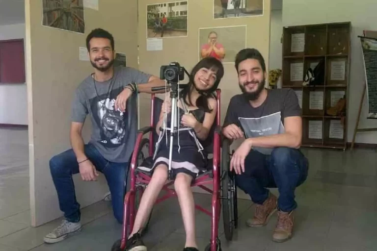 Um dos elos: a adaptação da câmera fotográfica de Cíntia