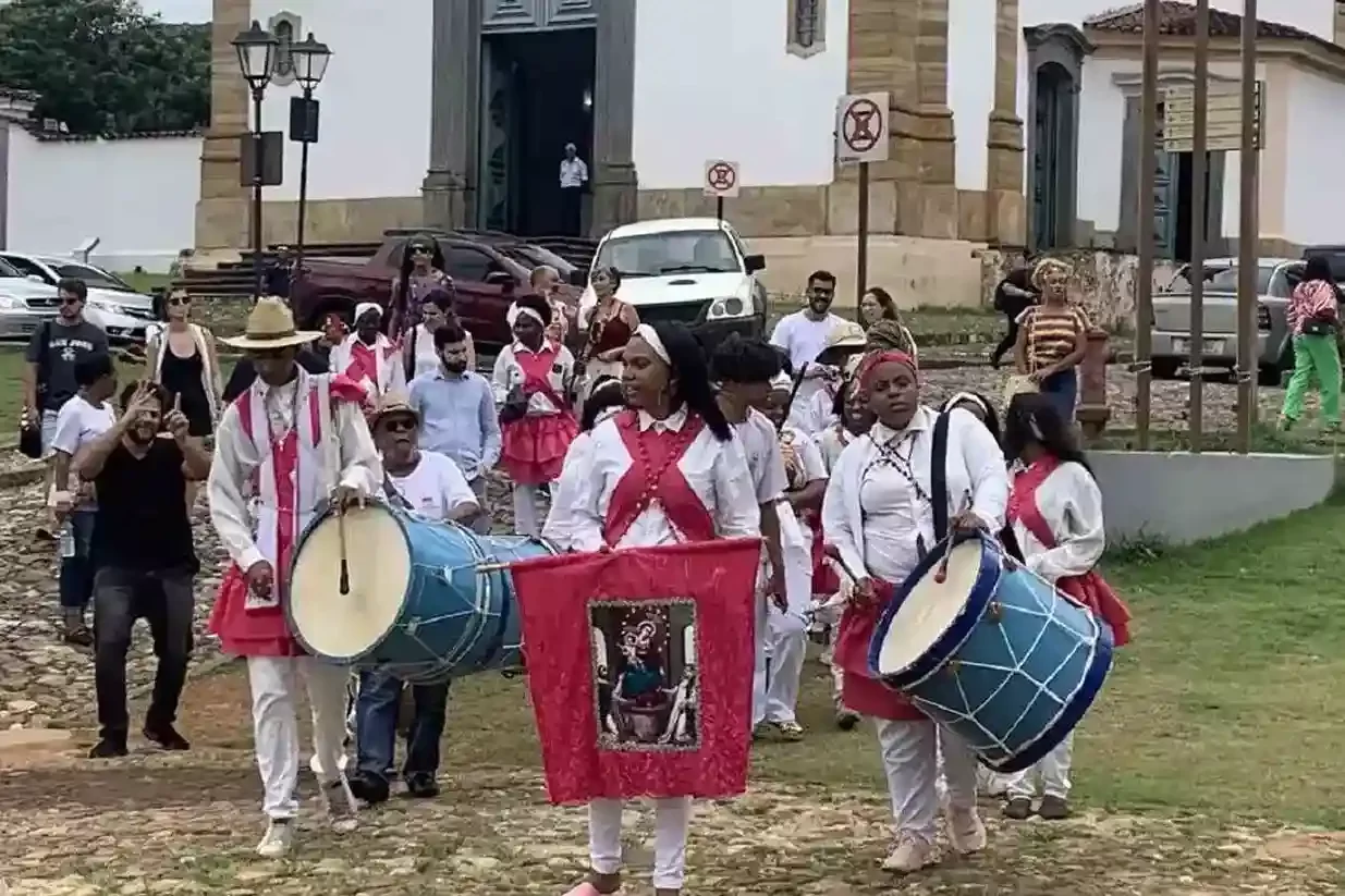 O Cortejo Reinado de Chico Calu acumula um centenário de histórias que engrandecem a participação afro-brasileira em Minas Gerais, e foi uma das atrações da programação do Natal de Luz