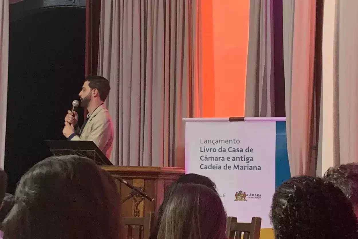 Atualmente ocupando o cargo de vice-prefeito, Cristiano Vilas Boas, era vereador na época que o recurso para a produção do livro foi garantido