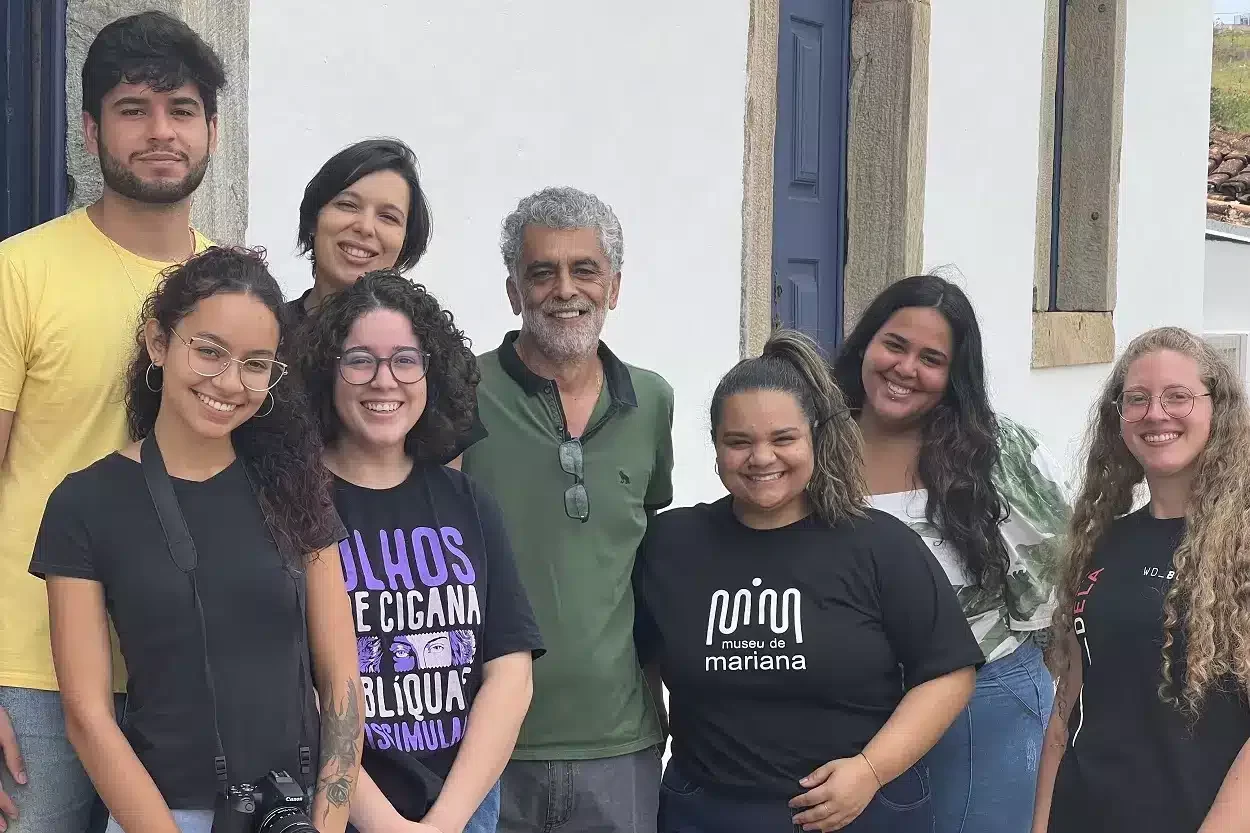 Nathália e Janice, em registro ao final da visita guiada ao Museu de Mariana, oferecida à equipe da Agência Primaz